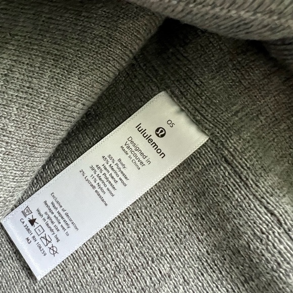 Lululemon Warm Revelation Beanie
Heathered Rhino Grey / Highlight Yellow - Picture 5 of 6